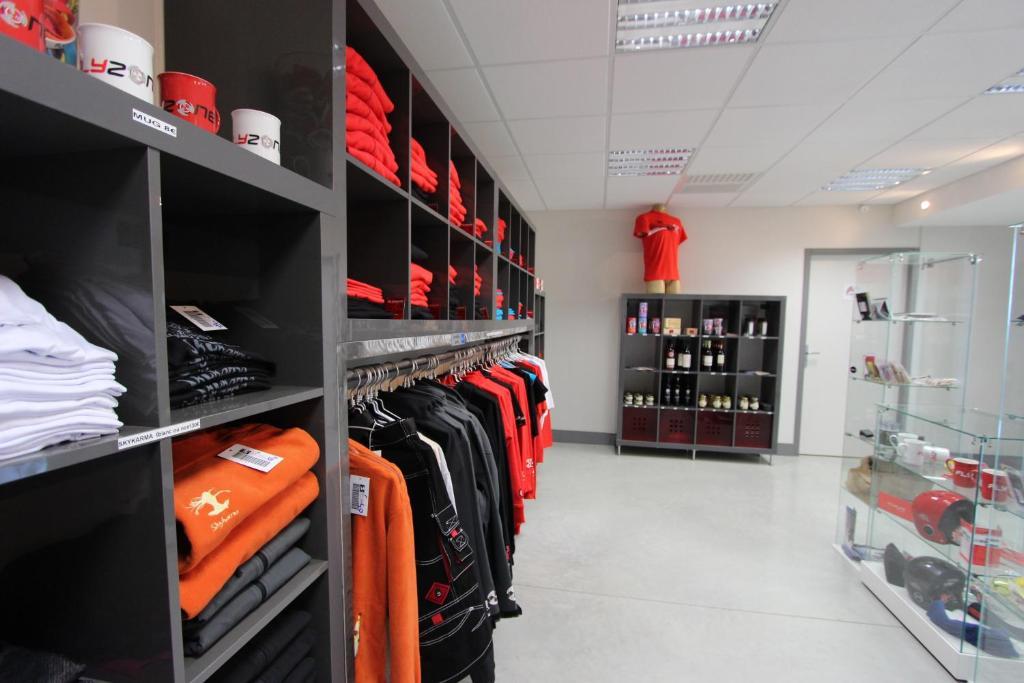 Auberge Flyzone Lezignan-Corbieres Luaran gambar